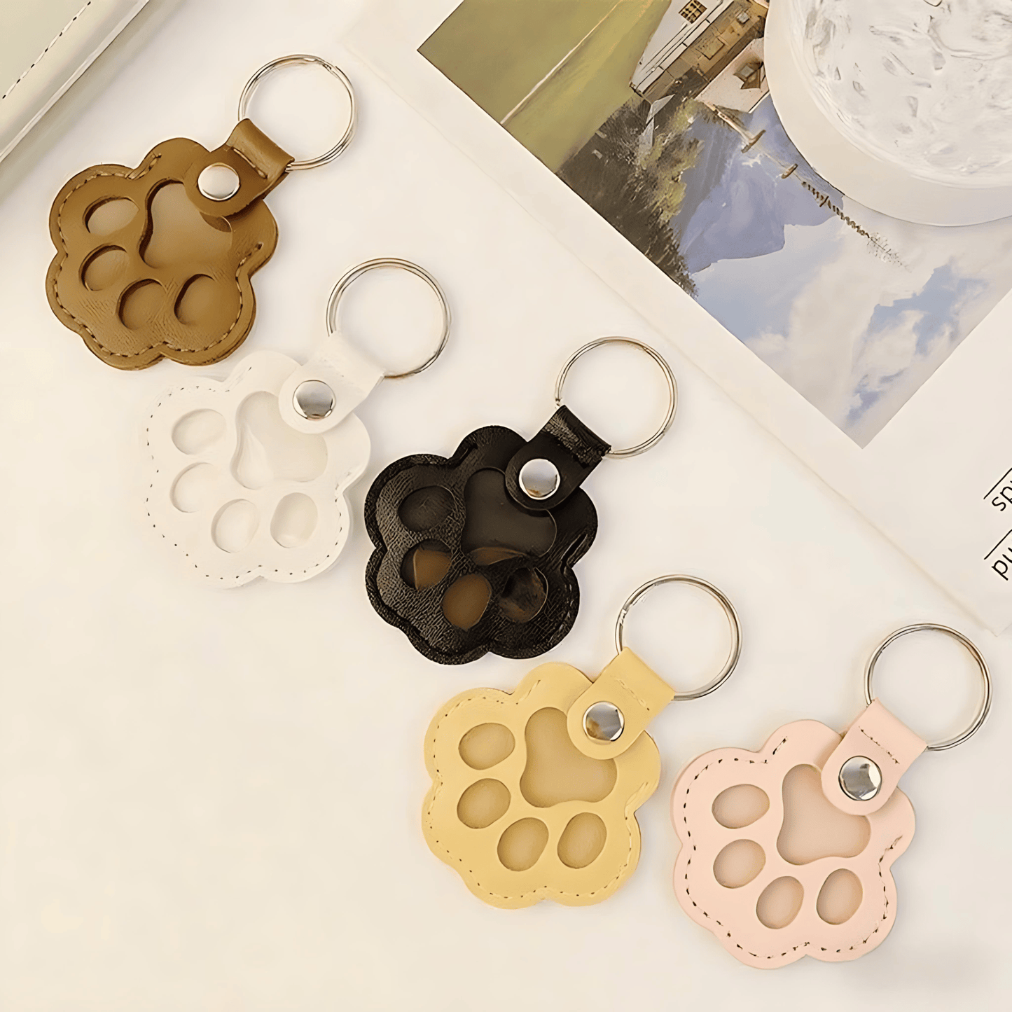 🐾Pet Paw Shaped Leather Keychain